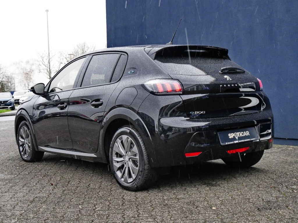 Peugeot e-208