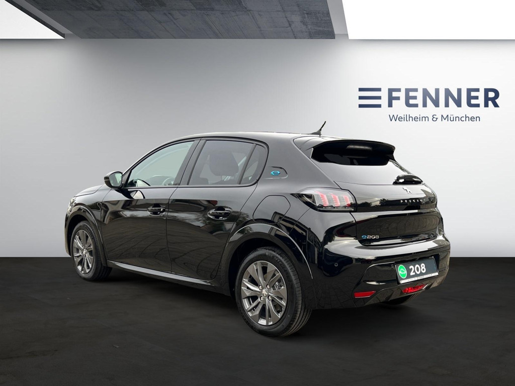 Peugeot e-208