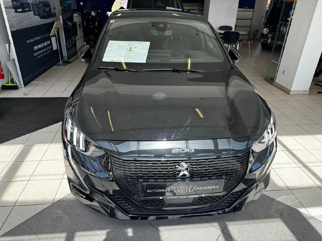 Peugeot e-208