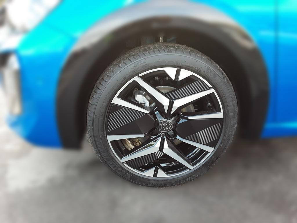 Peugeot e-208