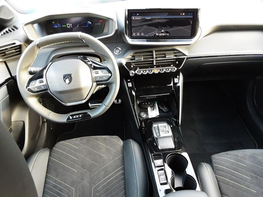 Peugeot e-208