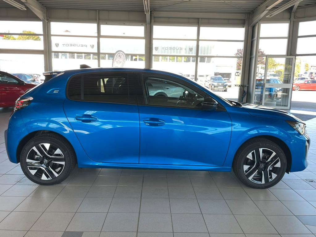 Peugeot e-208