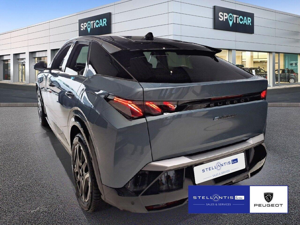 Peugeot E-3008