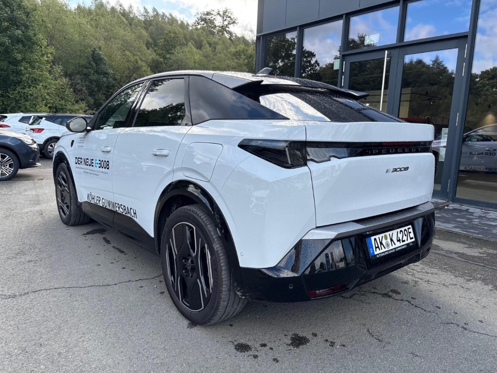Peugeot E-3008