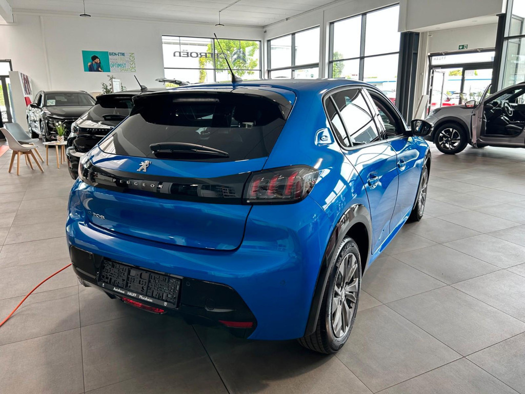 Peugeot e-208