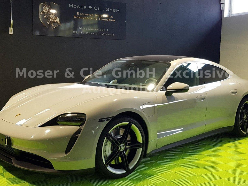 Porsche Taycan 4S