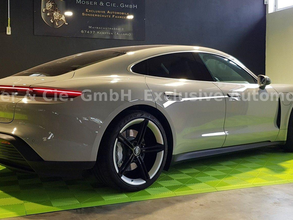 Porsche Taycan