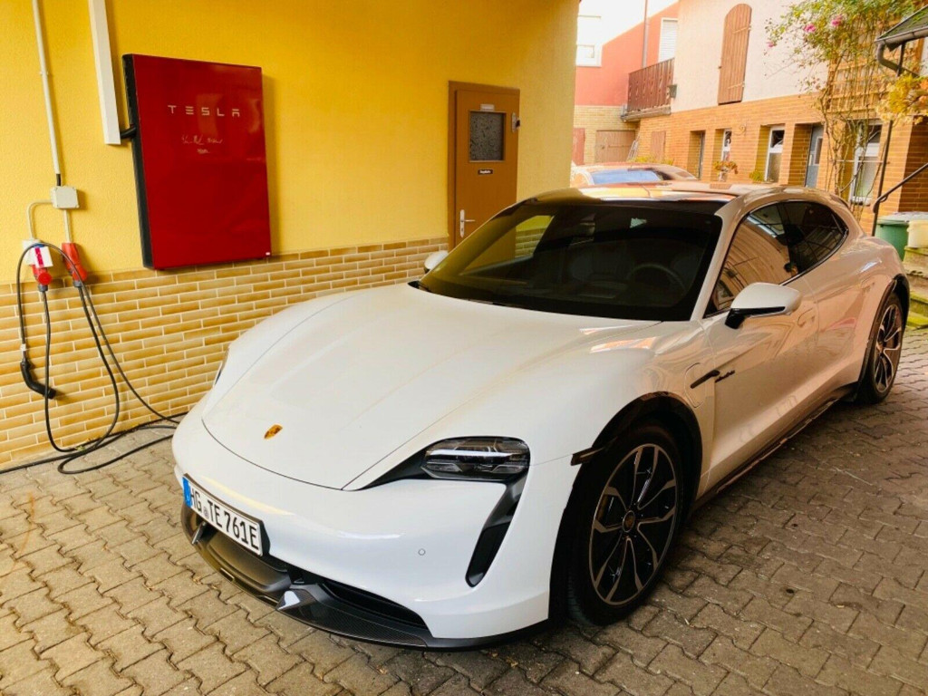 Porsche Taycan S Turbo Cross Turismo