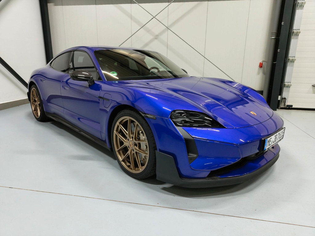 Porsche Taycan Turbo 4