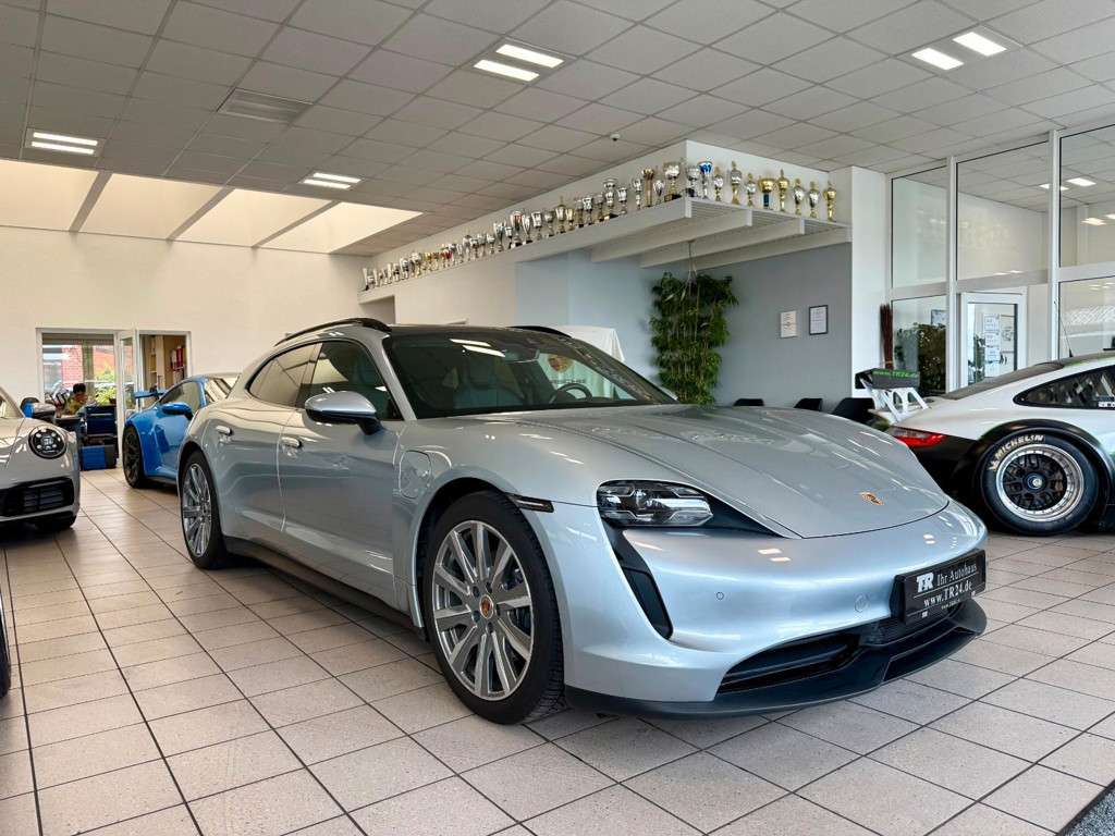 Porsche Taycan Sport Turismo Performance Plus