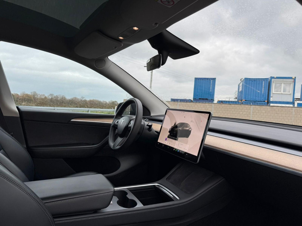 Tesla Model Y Long Range Dual Motor AWD