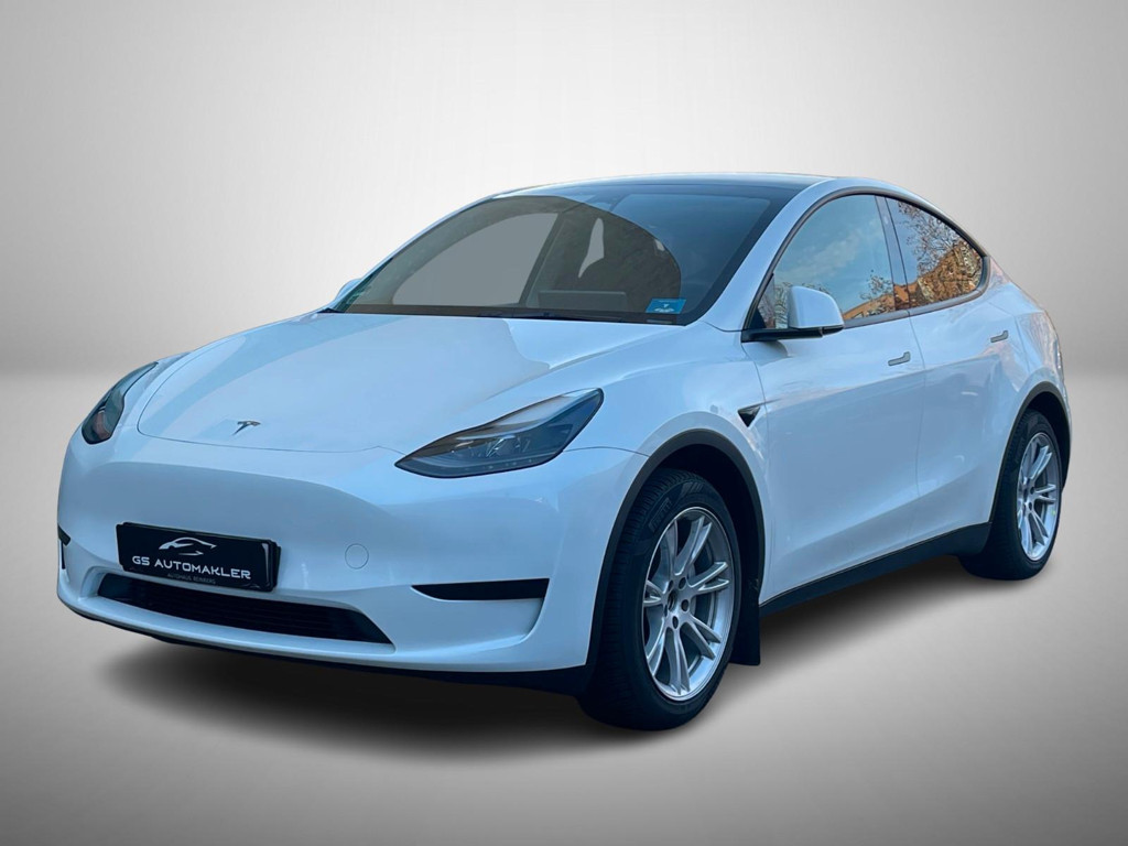 Tesla Model Y RWD Standard Range
