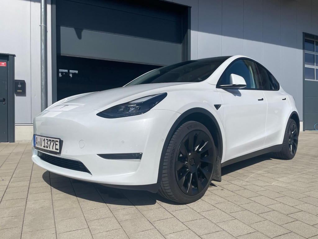 Tesla Model Y Long Range Dual Motor AWD