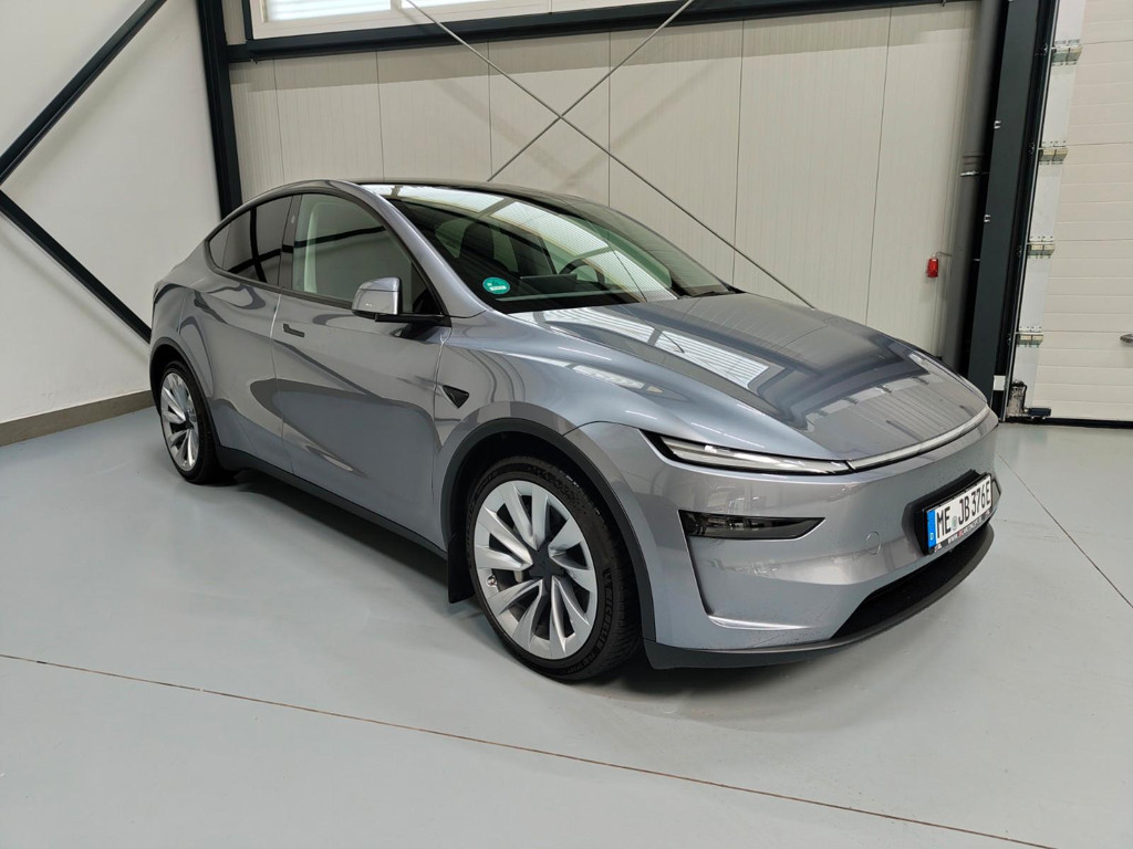 Tesla Model Y Long Range Dual Motor AWD