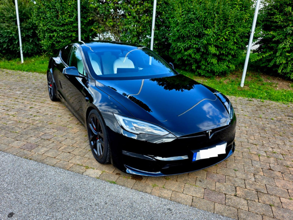 Tesla Model S Plaid