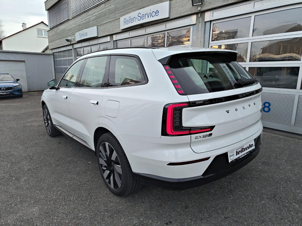 Volvo EX90