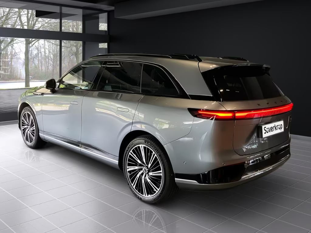 Xpeng G9