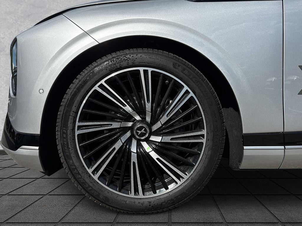 Xpeng G9
