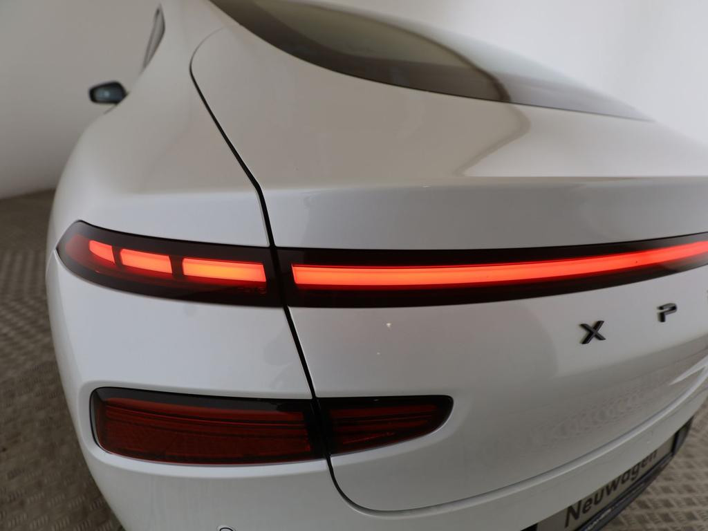 Xpeng P7