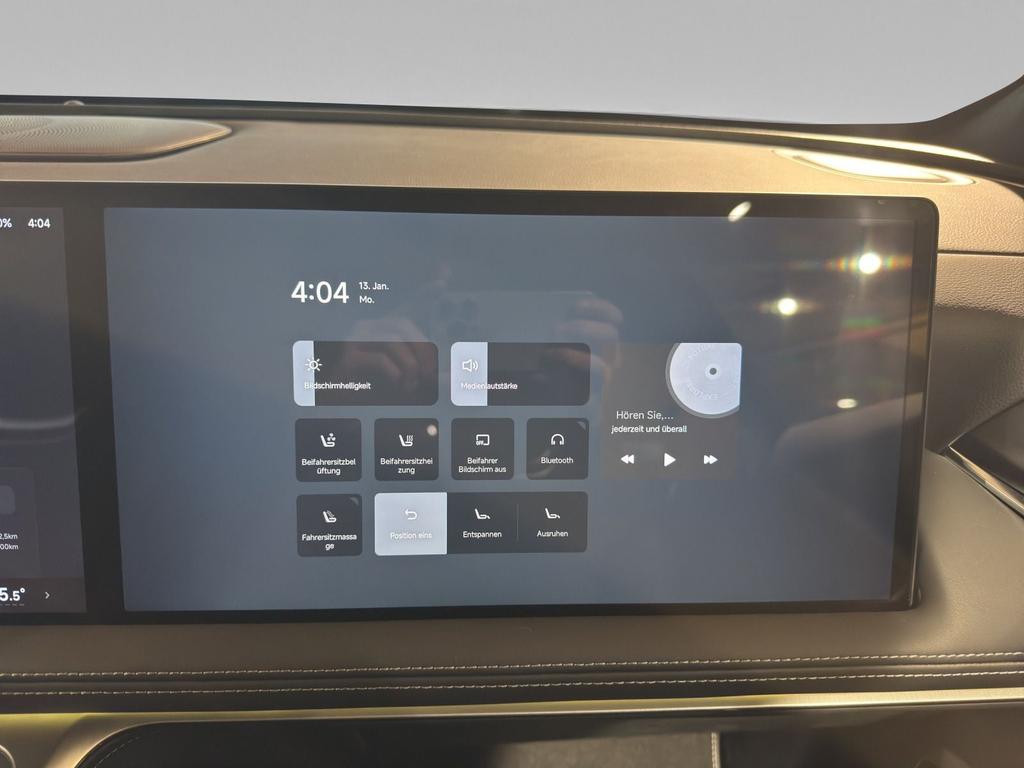 Xpeng G9