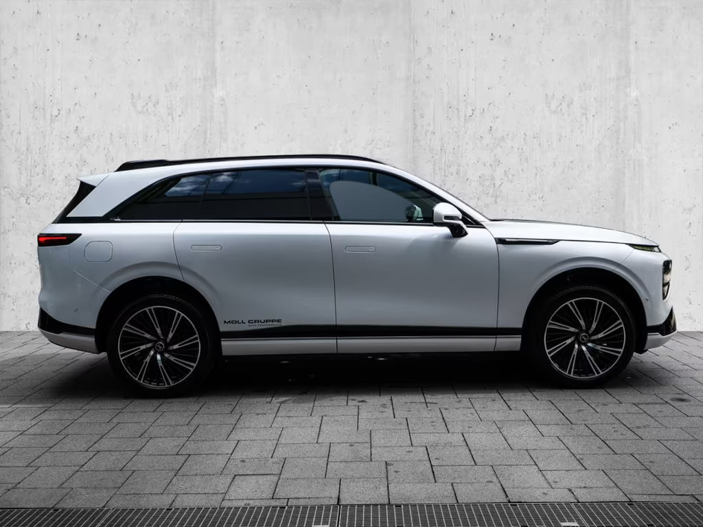 Xpeng G9
