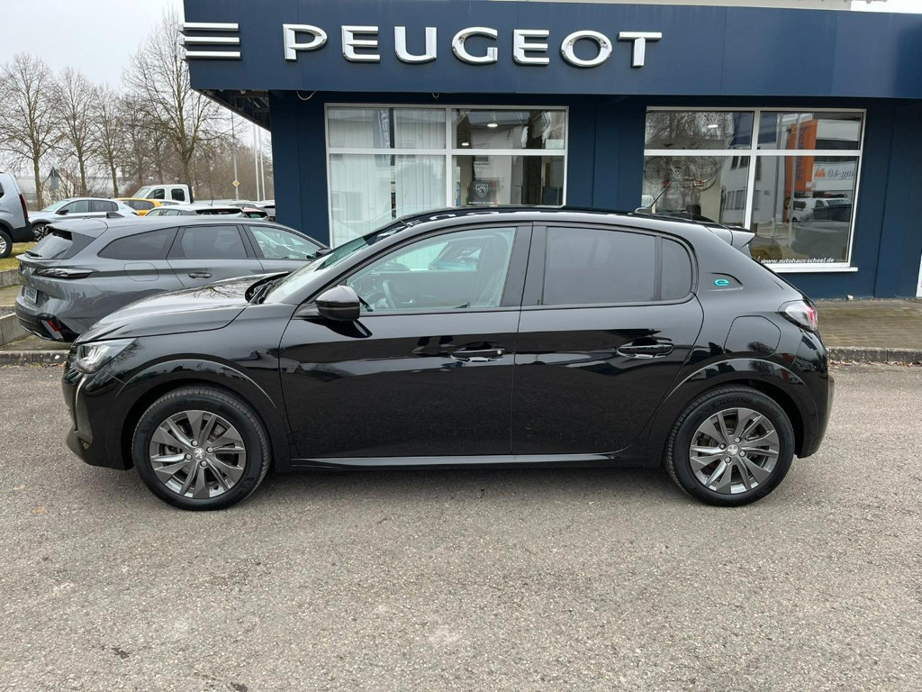 Peugeot e-208