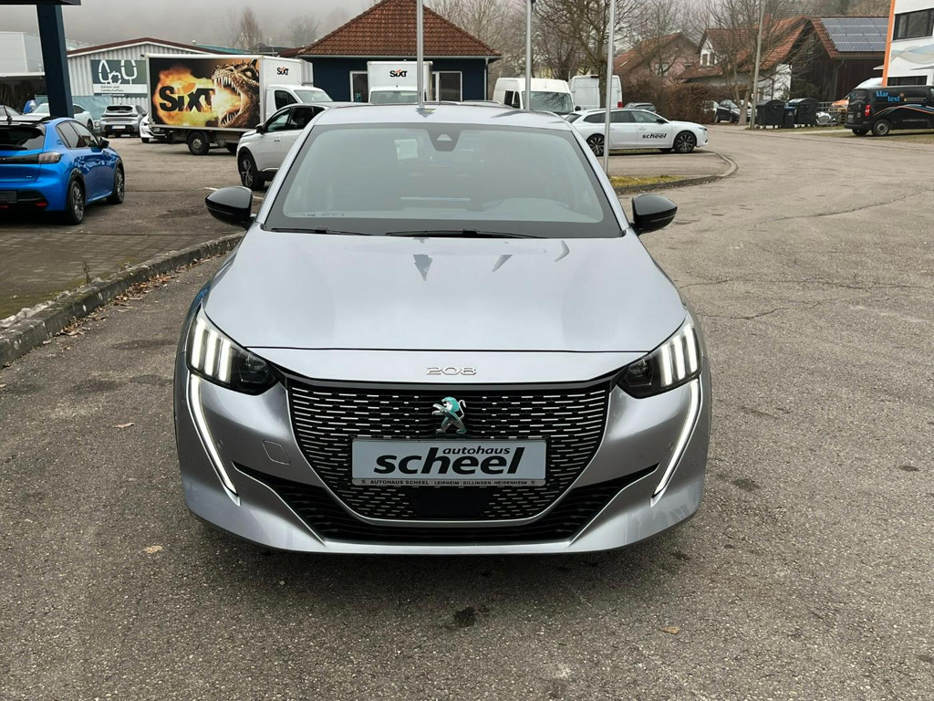 Peugeot e-208