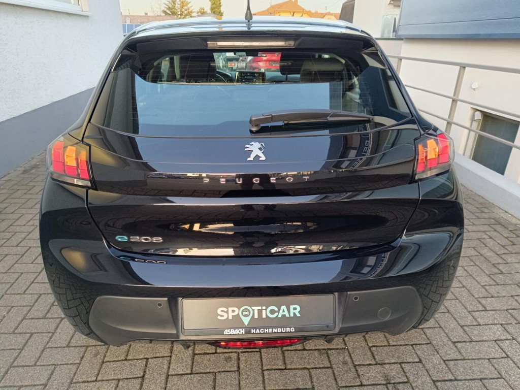 Peugeot e-208