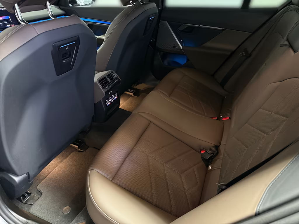 BMW i5