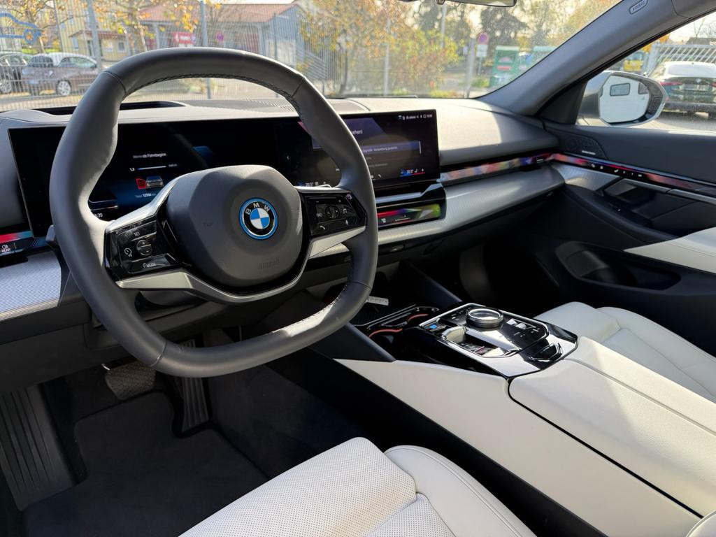 BMW i5