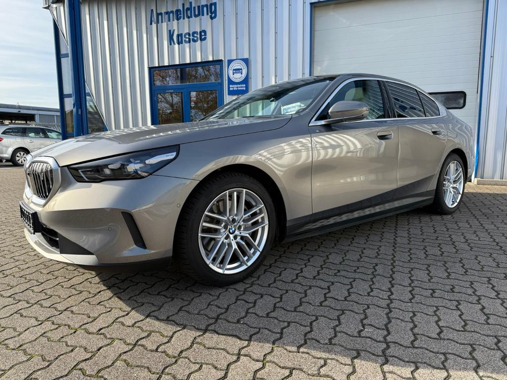 BMW i5