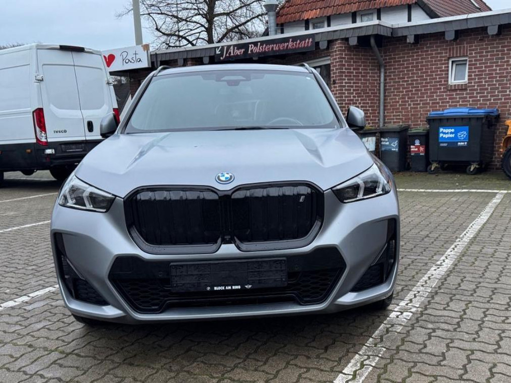 BMW iX1 xDrive30