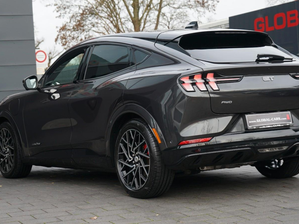 Ford Mustang Mach-E AWD GT