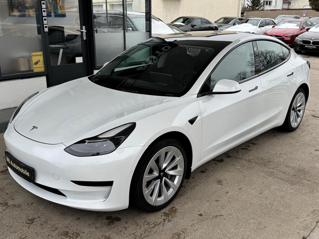 Tesla Model 3 RWD