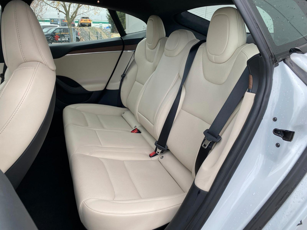 Tesla Model S Long Range