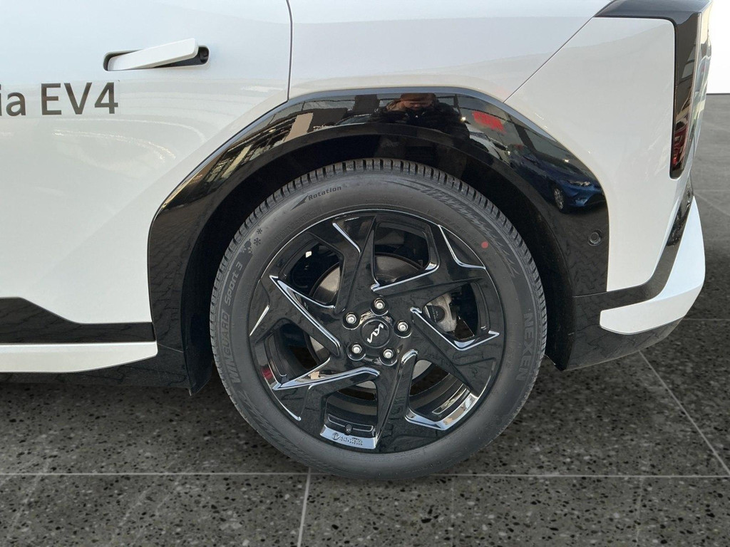 Kia EV4
