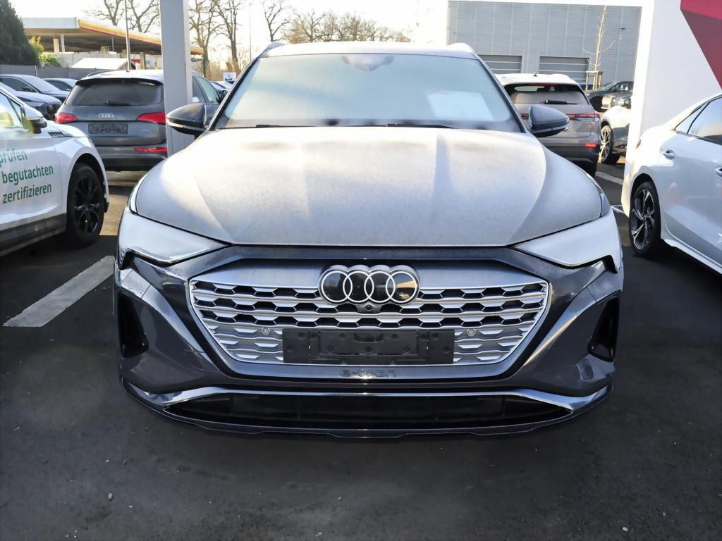 Audi Q8 e-tron Quattro 50