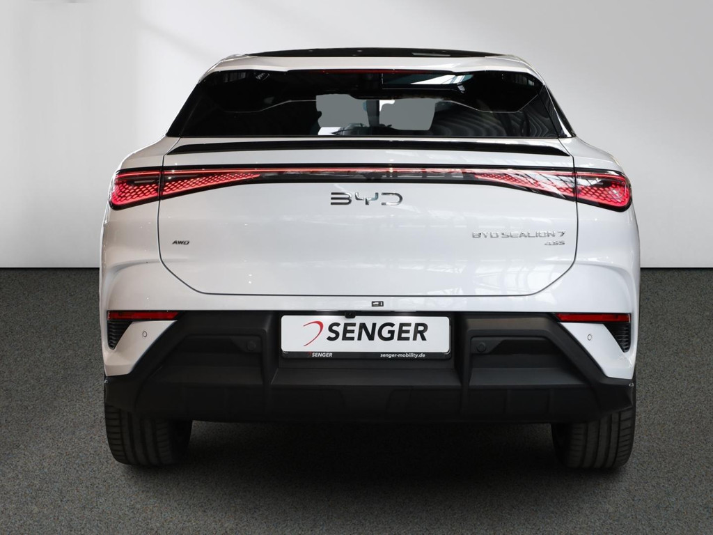 BYD Sealion 7