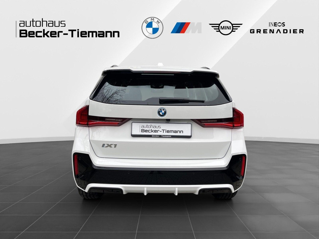 BMW iX1