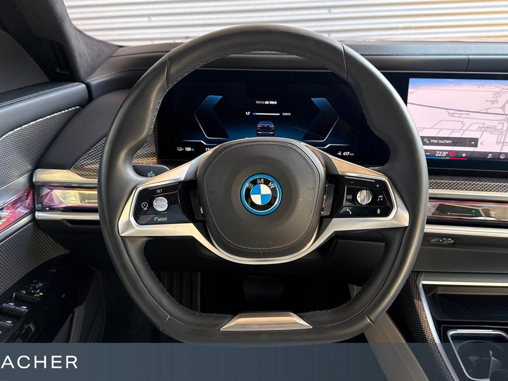 BMW i7