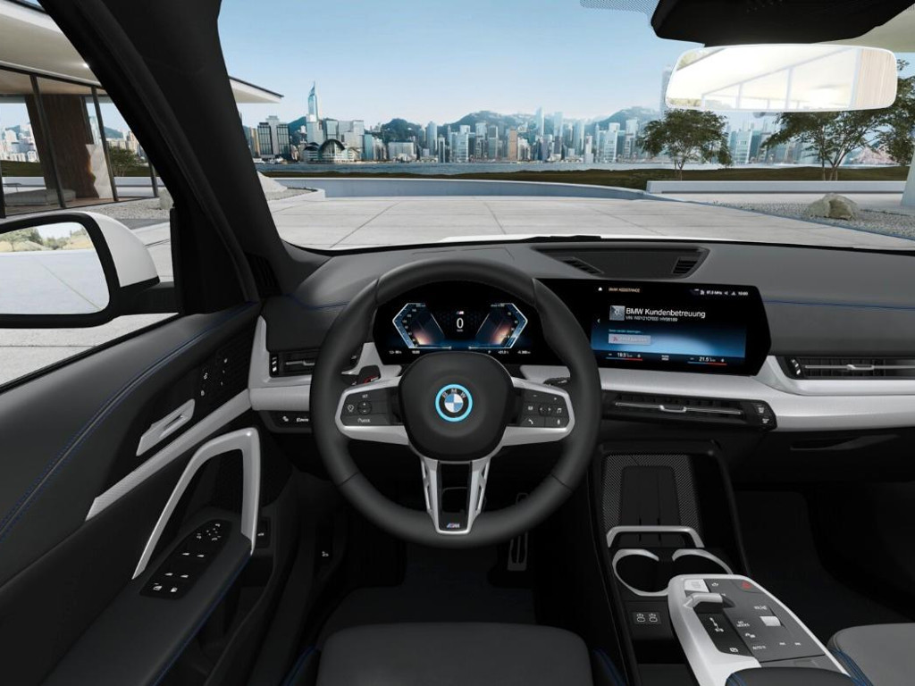 BMW iX1