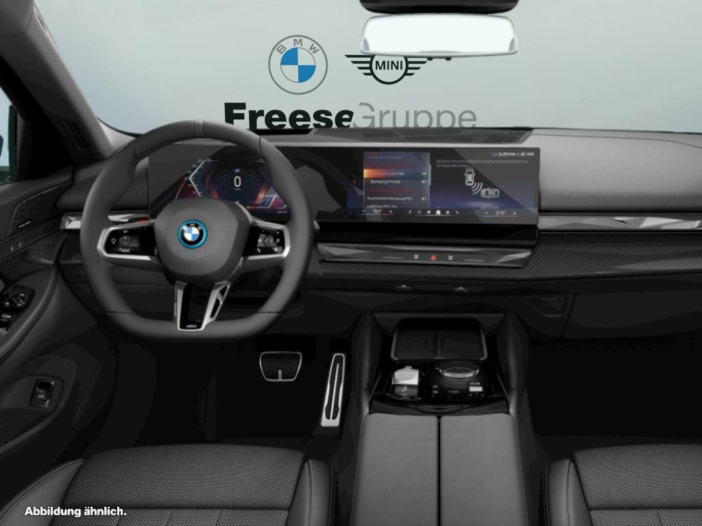 BMW i5 Sedan