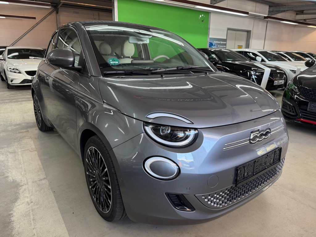 Fiat 500e La Prima