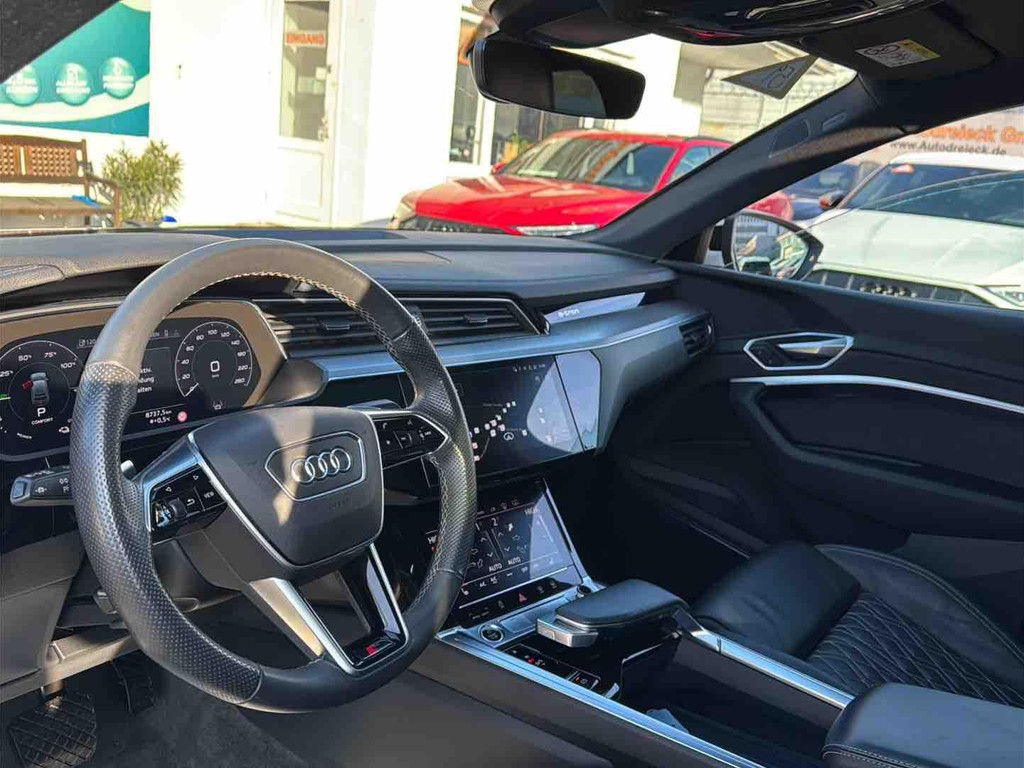 Audi e-tron