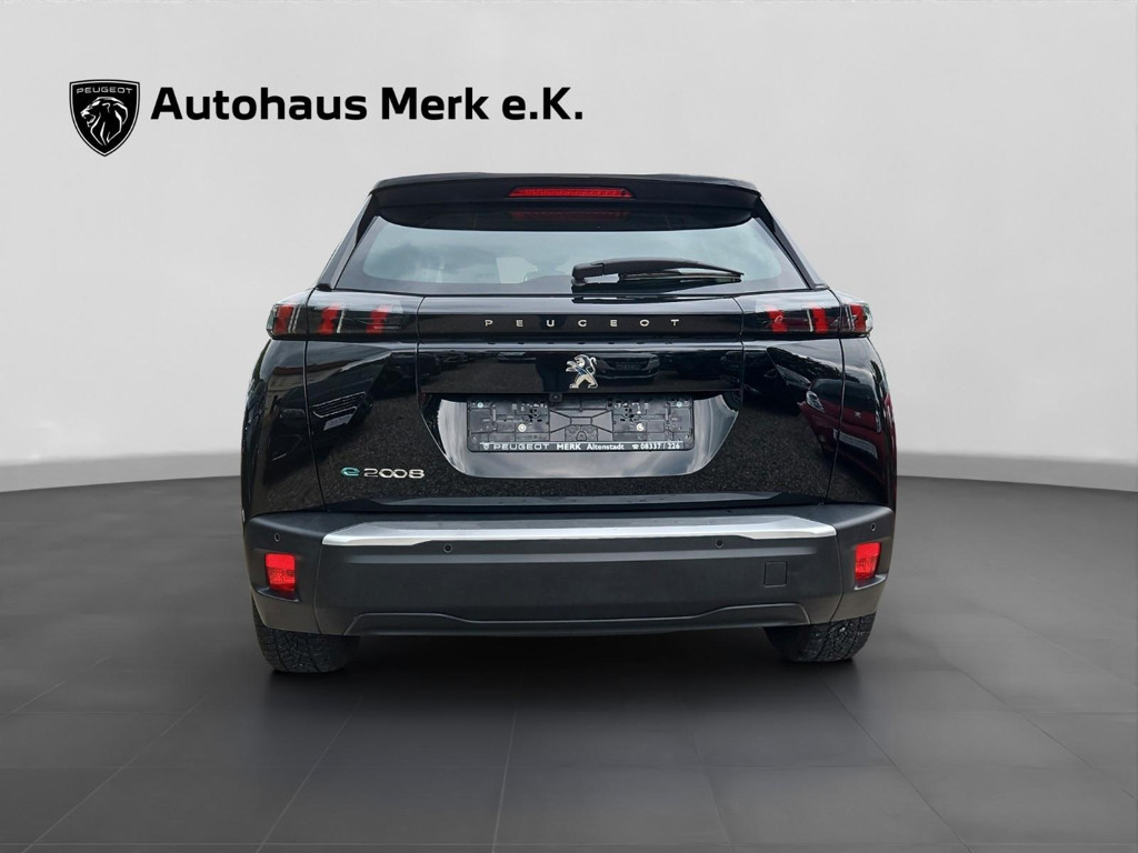 Peugeot e-2008