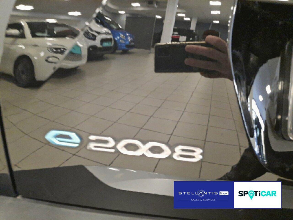 Peugeot e-2008