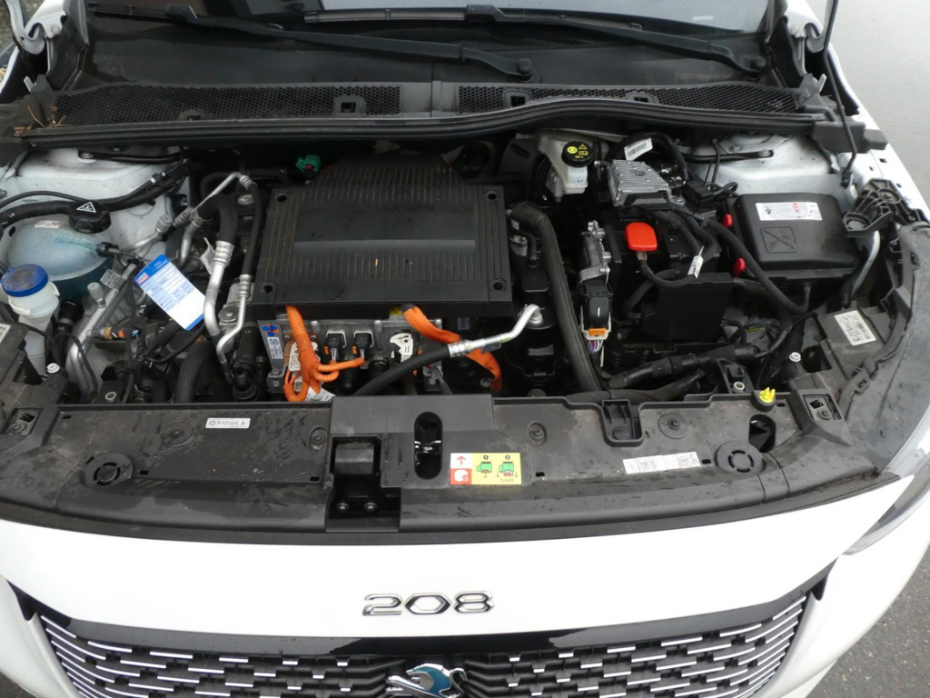 Peugeot e-208