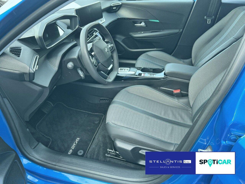 Peugeot e-208