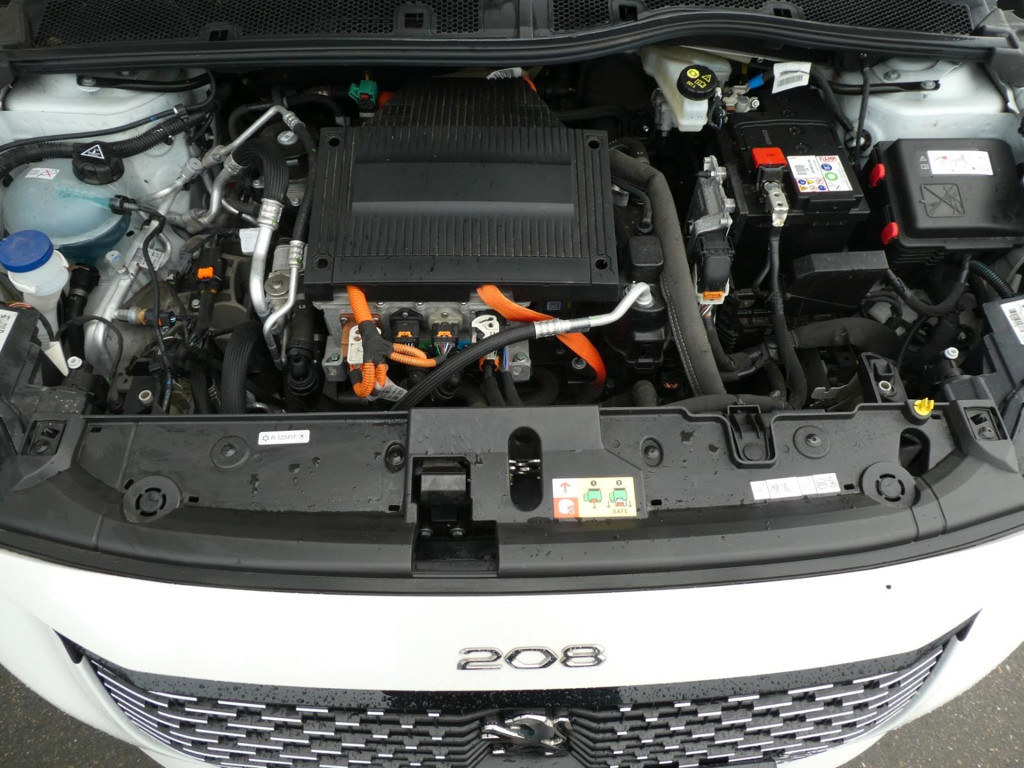 Peugeot e-208