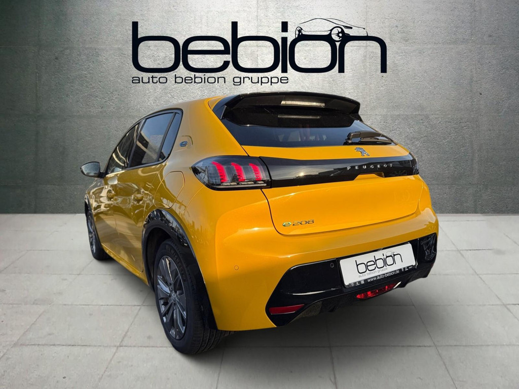 Peugeot e-208